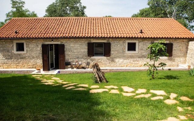 The Poolside Stone House in Bale