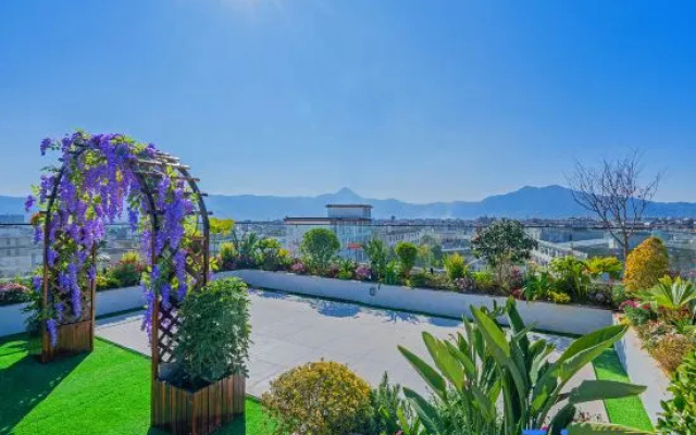 Yunyao Residence · ART GDN Sky Garden | Snow-Capped Mountain View Audiovisual Homestay – Outside – Lijiang