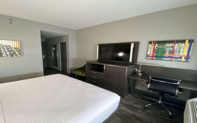 Best Western Plus City Line Hotel
