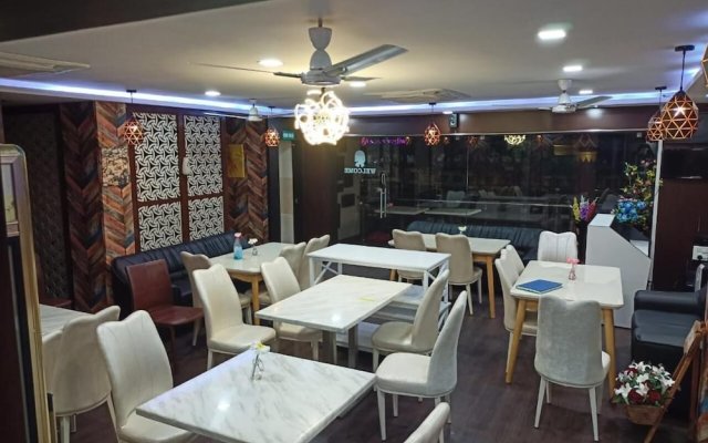 Hotel Dwaraka Inn
