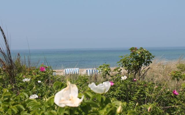 Bright Apartment in Blowatz Near the Sea Beach