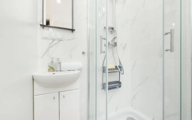 Studio 8 Minutes to the Beach by Renters