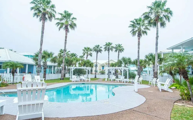 Saltwater Taffy by Silver Sands Vacation Rentals