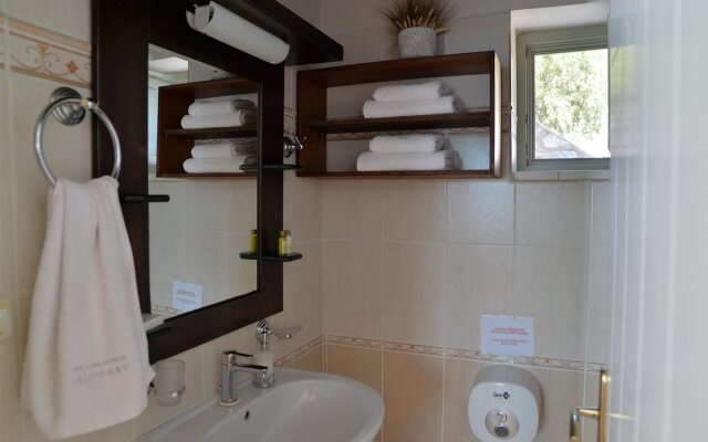 Akrolithi Guesthouse