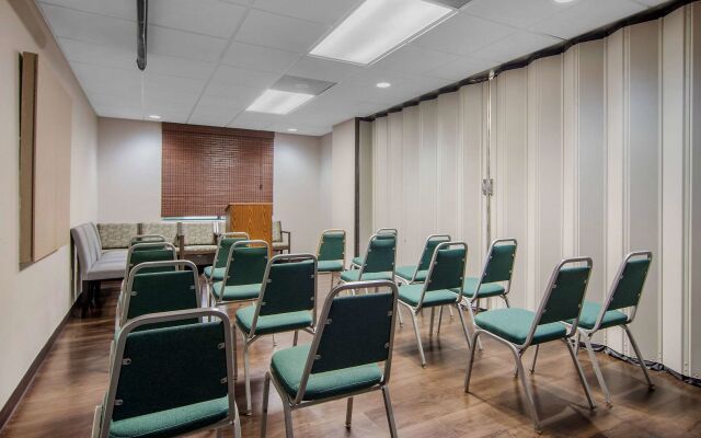 Spark by Hilton Duluth