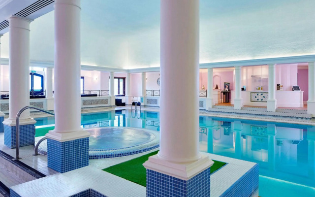 Hanbury Manor Marriott Hotel & Country Club