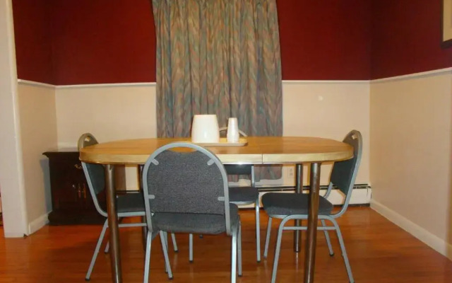 Economy Motel Inn & Suites