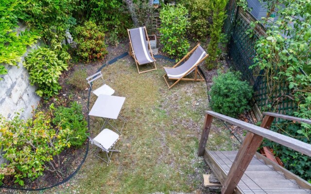 Bright 3BR Apartment With Garden in Gambetta