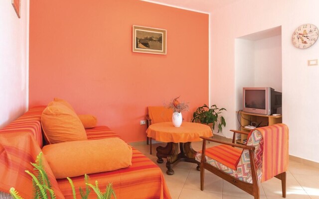 Stunning Home in Liznjan With Wifi and 2 Bedrooms