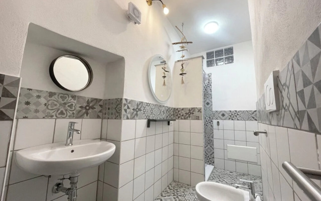 Large, Authentic 2-bed Apartment, Panoramic Views