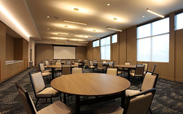 Cedartree Hotel Portland Hillsboro
