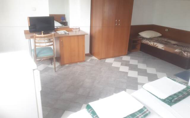 Family Hotel PRILIV