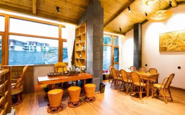 Mayu Qishe Hot Spring Holiday Hotel