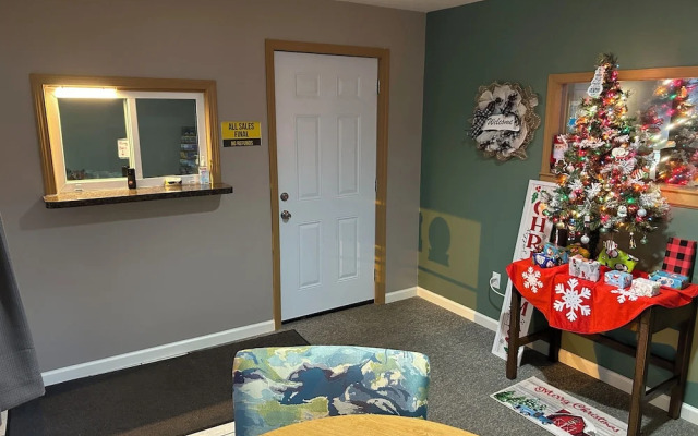 Valley Inn and Suites