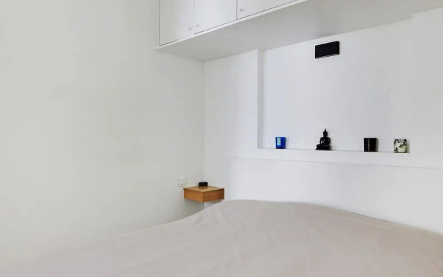 Modern Brunel Classic 1 Bed Apt With Balcony in Paris