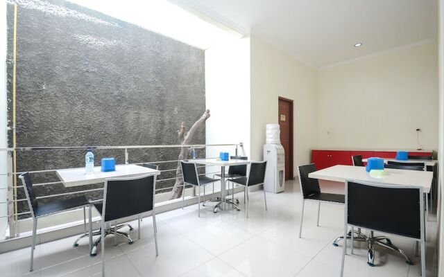 Airy Syariah Gayungan Gayungsari Barat 76 Surabaya