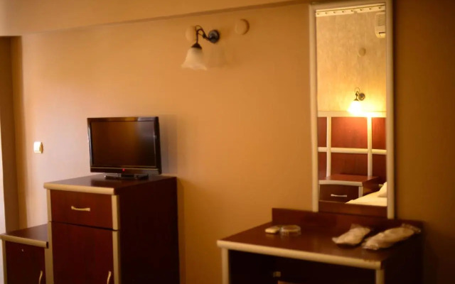 Eras Hotel