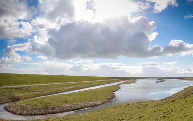 Lovely Holiday Home in Texel near Sea