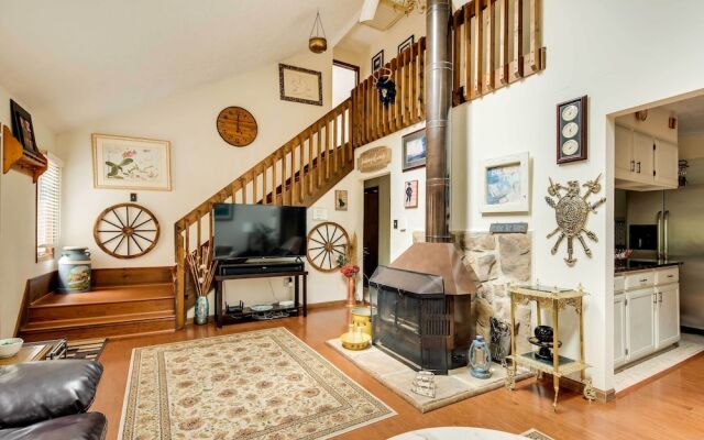 Albrightsville Family Hideaway w/ Private Hot Tub!