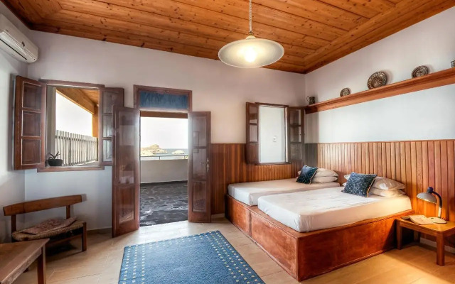 Thea Villas & Suite