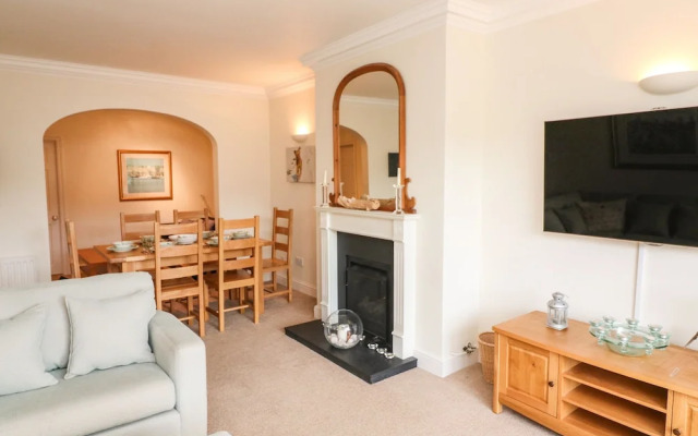 4 St Elmo Court