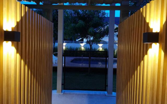 Ingnaam Hotel