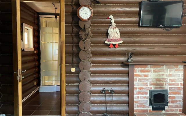 Guest House on Levaya Naberejhnaya