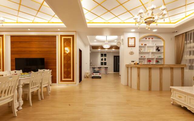 Honeysuckle Family Castle