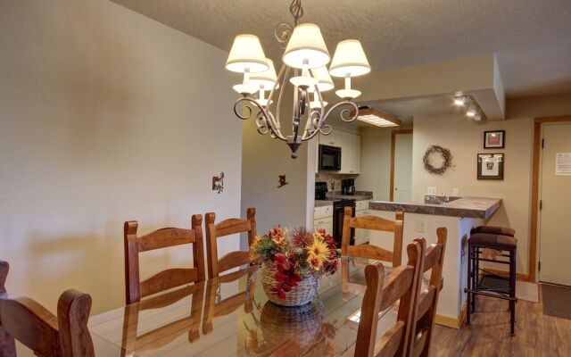 Lodgepole 2003 by SummitCove Vacation Lodging