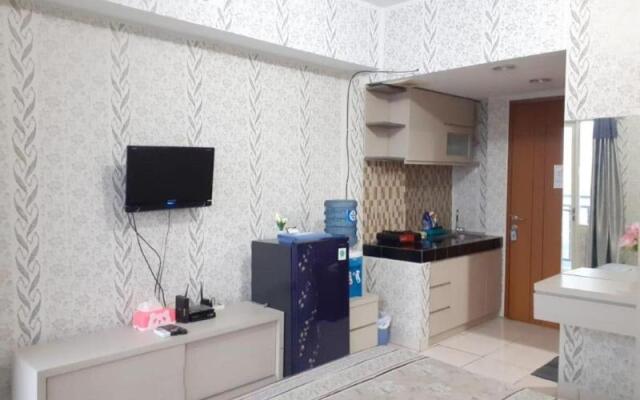 Rose Rooms @ Apartemen Margonda Residence by ZUZU