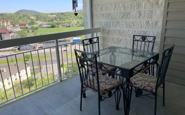 Whispering Pines 252