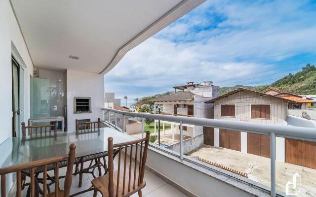 Apartamento com 03 dormitórios