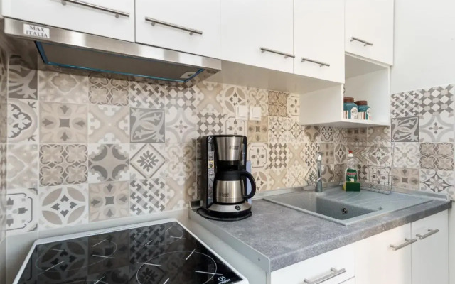 C.4 Red Rose #colony_central_apartment