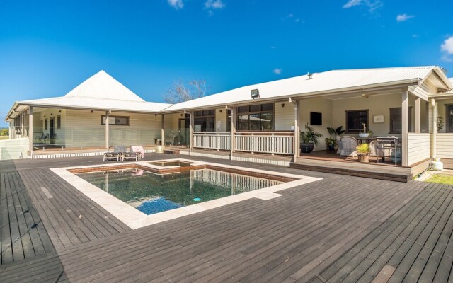 Your Luxury Escape - Midgen Flat
