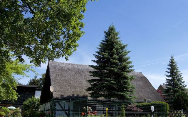 Sleep Under a Thatched Roof - Apartment in Ahlbeck near Haff