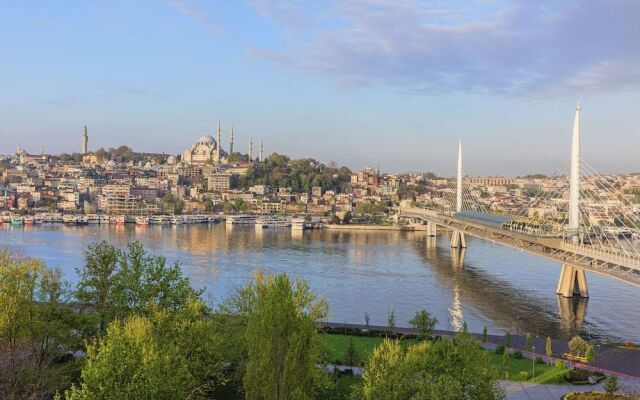 Csk The Halich Port Istanbul