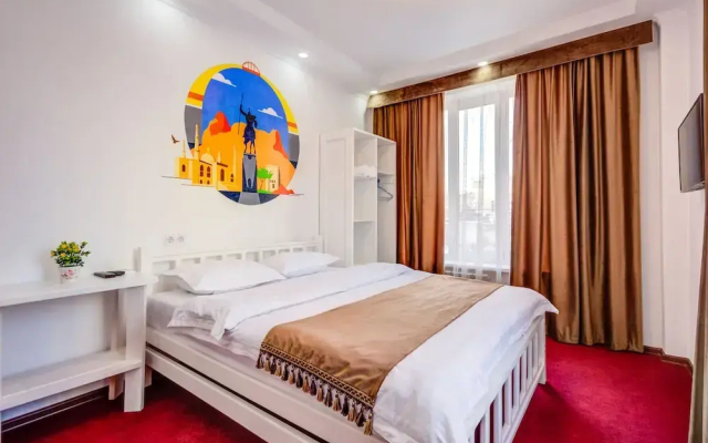 White Hotel & Hostel