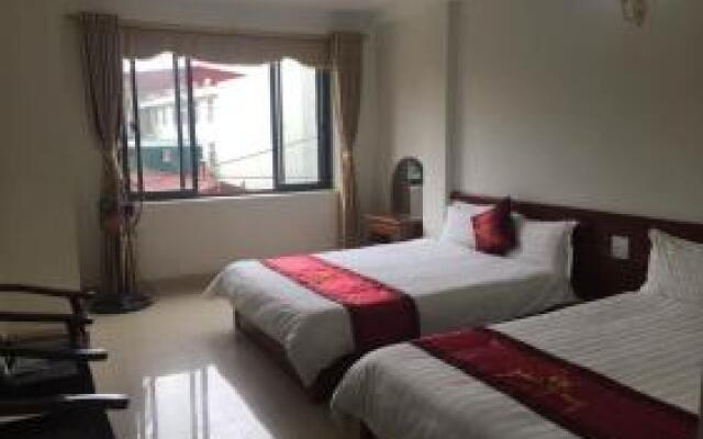 H ng NhAt Hotel