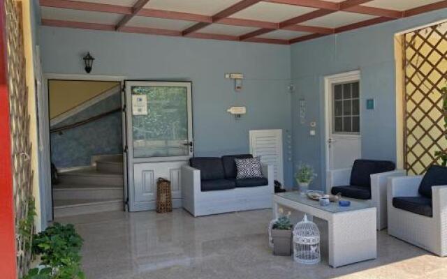 Akrotiri Apartments
