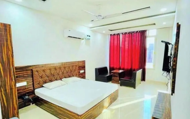 Town house cafe and hotel