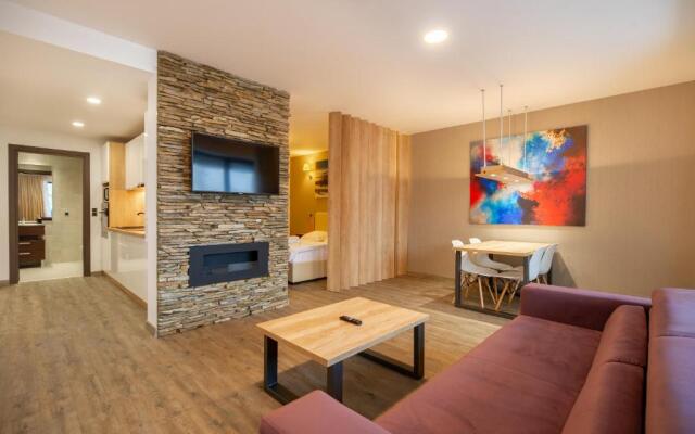 Silver Sunrise studio in Silver Mountain