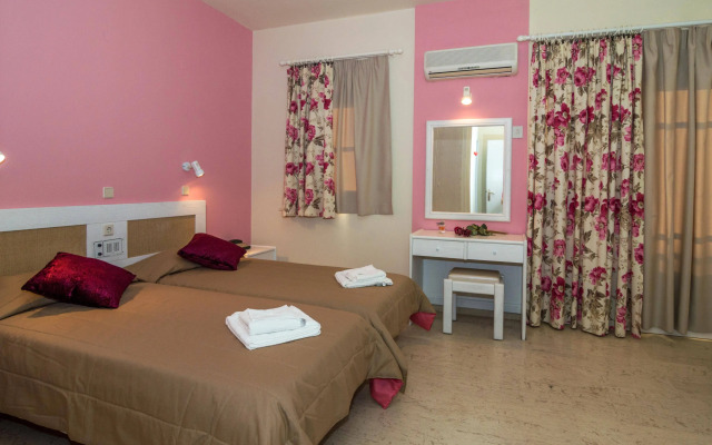 Manolis Apartments