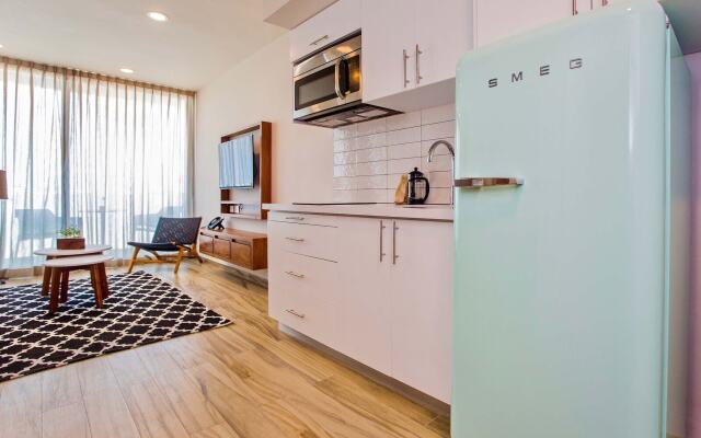 Newport House Playa Boutique Hotel - Beach Club Access