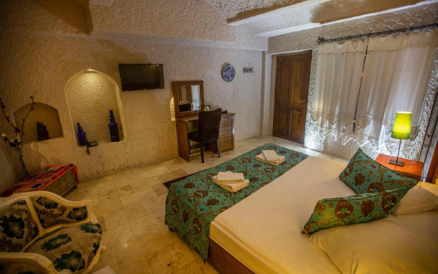 Hermes Cave Hotel
