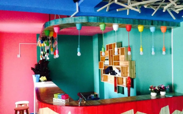 Huakai Shijian Youth Hostel