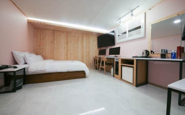 Noryangjin N.Stay