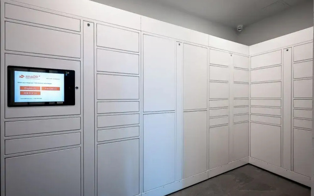 AQUA Corner Unit w Amazing View 614