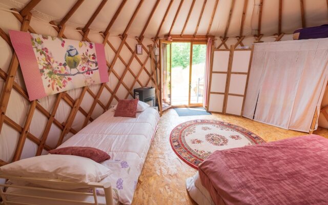 Yourtissimo - La Maison Rouge