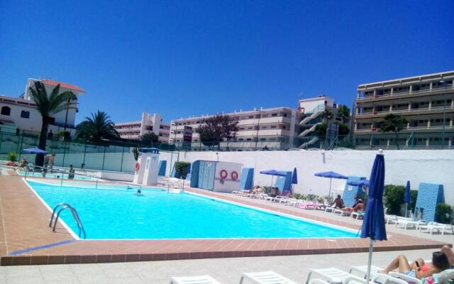 5 min walk from Yumbo! 128
