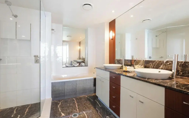 Sky Luxe Escape - 33rd Floor